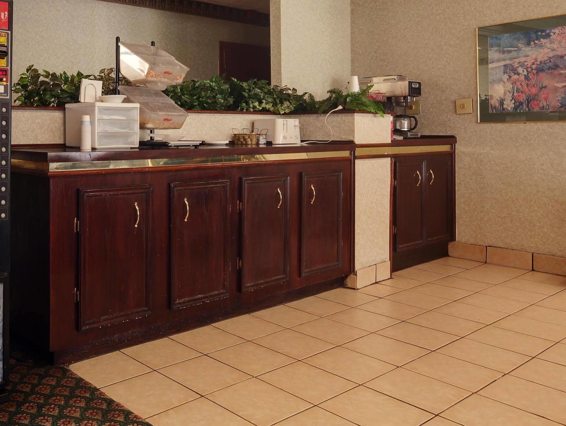 Americas Best Value Inn Marshall Bel Air Eksteriør bilde